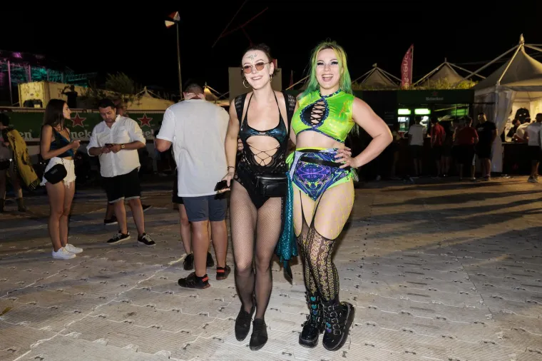 Curke na festivalu nemaju nikakvih kočnica u seksi modi, sijevale su i gole grudi - nekima bi glava mogla zakuhati