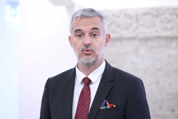 Naravno da je to Nino Raspudić.