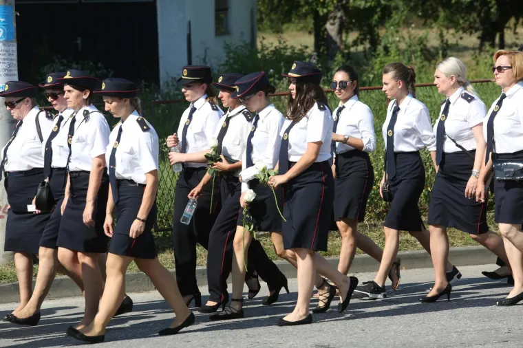 Obitelj, prijatelji i kolege oprostili se od Ivana Galekovića: Njegovoj djevojci pozlilo