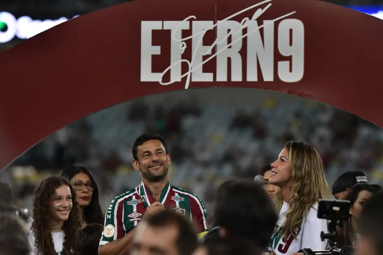 Slavni nogometaš otišao u mirovinu pred prepunim stadionom