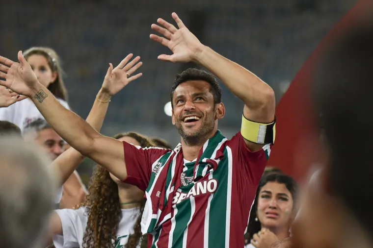 Slavni nogometaš otišao u mirovinu pred prepunim stadionom