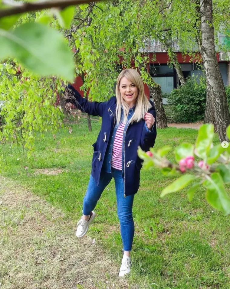 Simpatična Minea je prije 16 godina radila u turističkoj agenciji: 'Nova sam i pomažu mi da se snađem, ali od pjevanja ne odustajem'