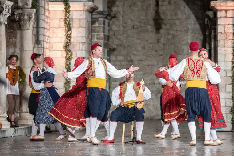 Otvorenje 73. Dubrovačkih ljetnih igara nisu propustili Jandroković i Šuica, a Plenković je na svečanost poveo i dječicu