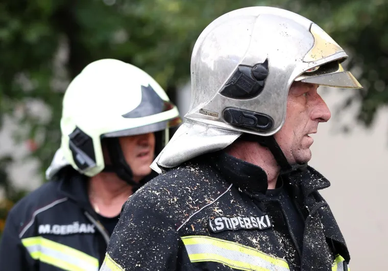 Nevrijeme protutnjalo Zagrebom, udar munje zapalio kuću: 'Kad je grunulo, zatresli su se prozori'