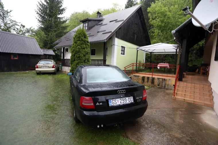 NABUJALA RIJEKA KORANA ODSJEKLA SELO KORANA: Zbog poplavljenih mostova neki mještani su ostali izolirani od ostatka sela