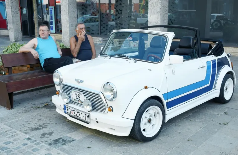 Pogledajte kako je izgledalo okupljanje oldtimera u Sisku