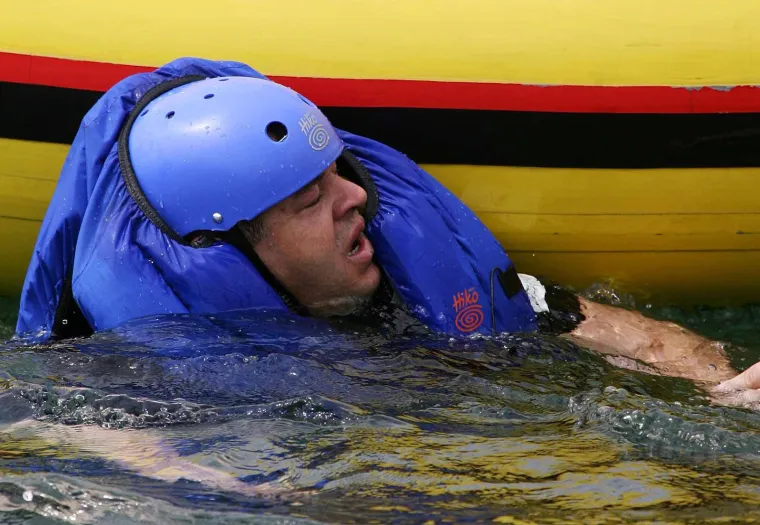 Sjećate li se kad je Sanader poslao ministre na rafting? Neki su se skoro utopili, jedan uhvaćen u ljubavnom klinču, a Kolinda...
