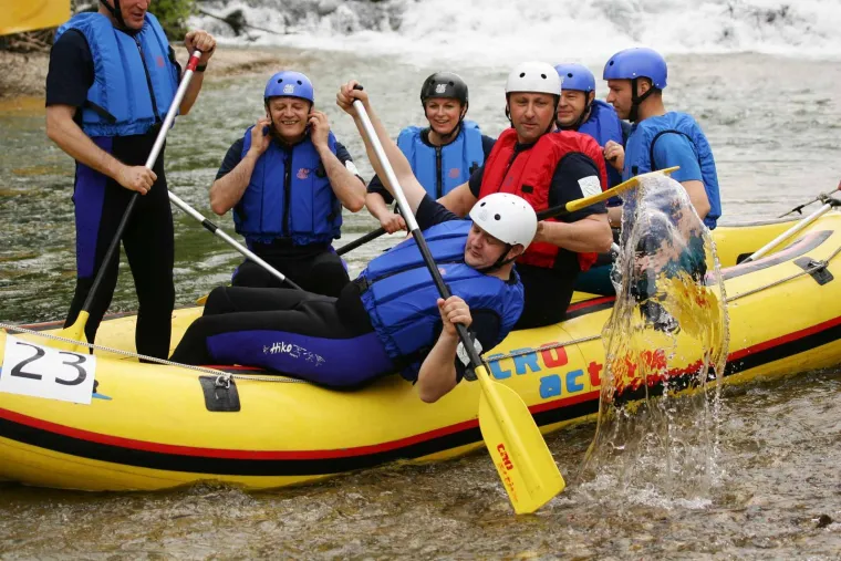 Sjećate li se kad je Sanader poslao ministre na rafting? Neki su se skoro utopili, jedan uhvaćen u ljubavnom klinču, a Kolinda...