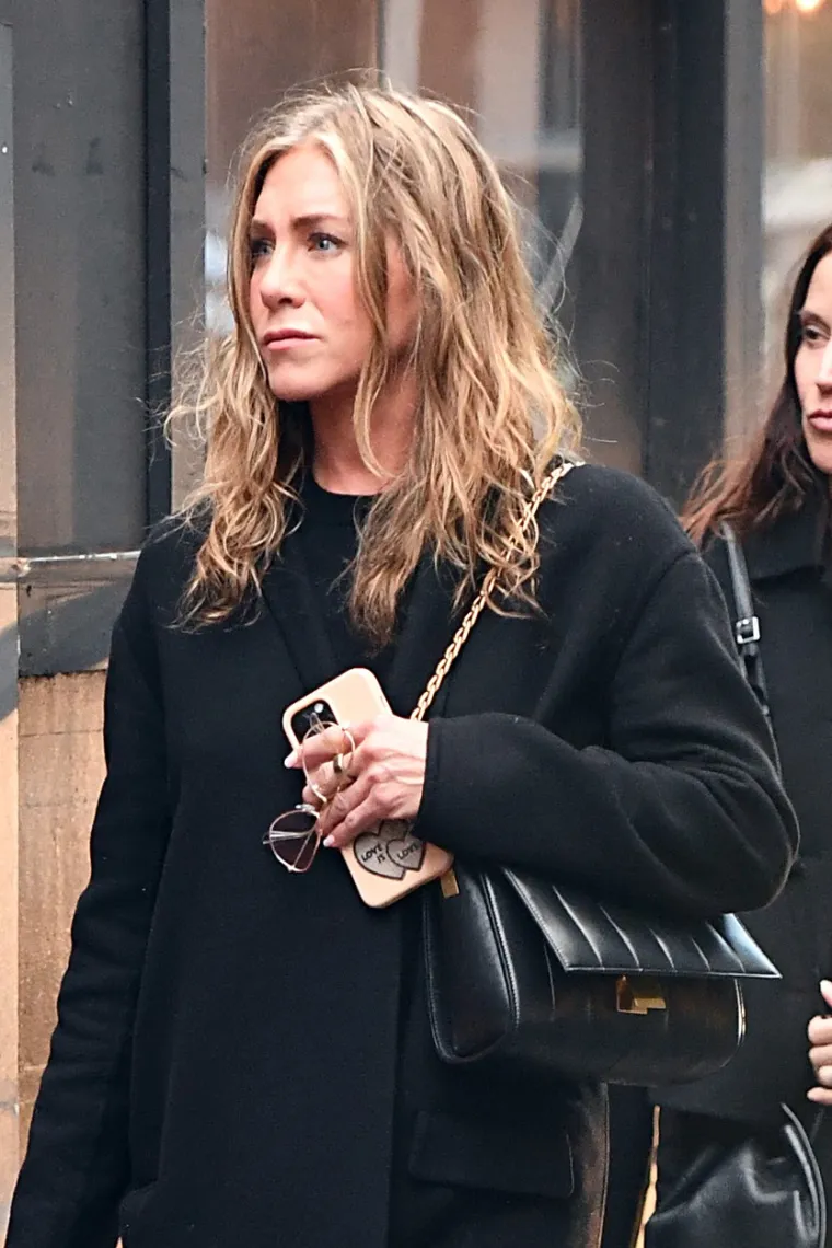 Jennifer Aniston uhvaćena s bivšim mužem: Kad su se ugledali, pao je nježan zagrljaj, a glumac je zbog jednog ispao pravi romantik