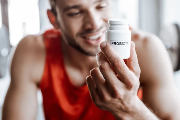 Probiotici se također mogu uzimati u vidu praha ili tableta. Dobre bakterije koje žive u crijevnom traktu neophodne su za normalno funkcioniranje gastrointestinalnog sustava. One imaju važnu ulogu u zaštiti od infekcije. Kada se sustav promijeni antibioticima ili preplavi nezdravim bakterijama ili virusima, tada se javlja proljev. Probiotici mogu pomoći kod ovog stanja jer uspostavljaju ravnotežu bakterija u crijevima.