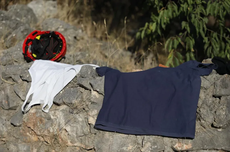 Pogledajte strašne posljedice požara u Raslini: Ljudi u suzama gledaju svoje izgorjele kuće, automobile...