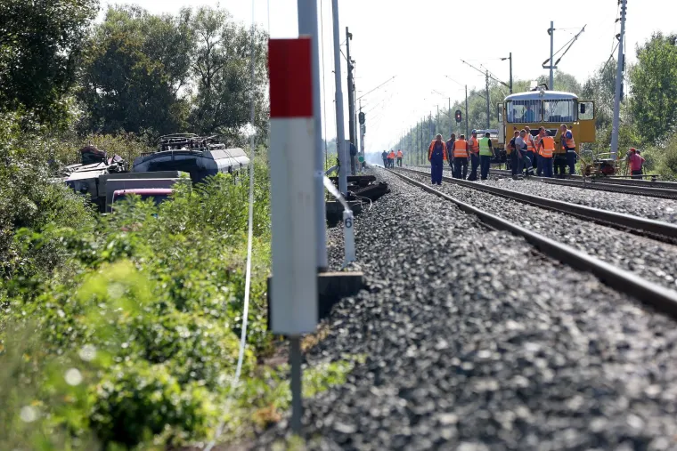 Počela sanacija pruge, pogledajte kako izgleda mjesto teške željezničke nesreće tri dana poslije