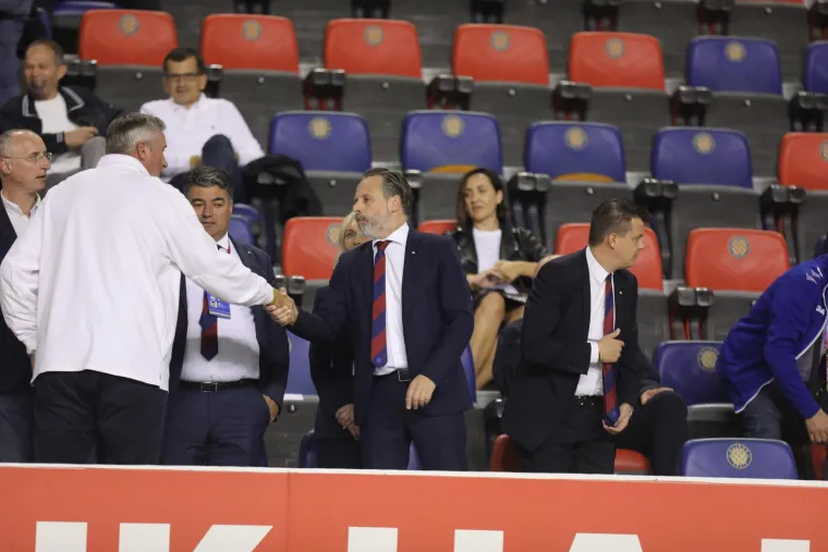 Zlatko Dalić snimljen u zanimljivom društvu: Pazite pored koga sjedi, je li to njegov budući gazda?
