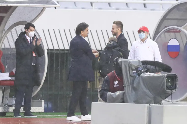 Zlatko Dalić snimljen u zanimljivom društvu: Pazite pored koga sjedi, je li to njegov budući gazda?