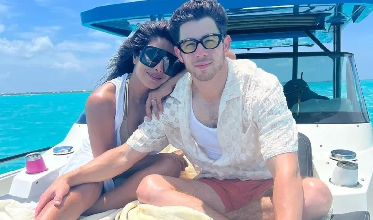 Prošle su 22 godine, a Priyanka Chopra i dalje obara unikatnom ljepotom - u kojoj uživa 11 godina mlađi Nick Jonas