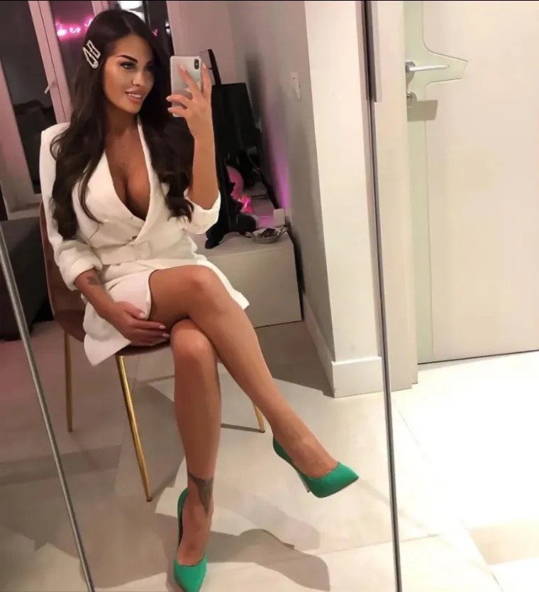 Upoznajte prekrasnu Florianu, 'Kim Kardashian Vezuva' od koje se Maradona ni ne vidi: Evo zašto su svi ludi za njom