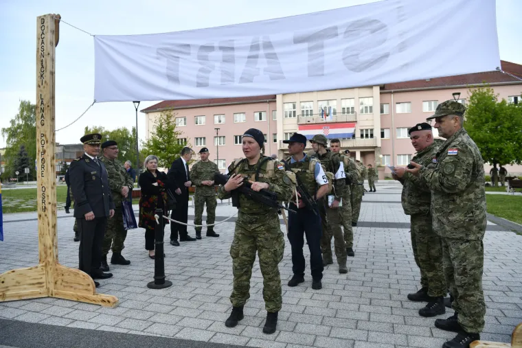 
Start ovogodišnjeg natjecanja za najspremnijeg pripadnika OSRH RH “Memorijal bojnik Davor Jović – natjecanje Prvi za Hrvatsku” bio je Pakracu, a cilj u Okučanima.