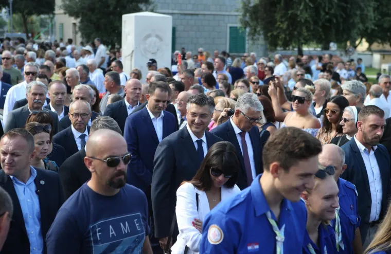 Nadbiskup Barišić u Solinu: 'Ako se u životu koristimo nepoštenjem, ugrozit ćemo nove naraštaje'