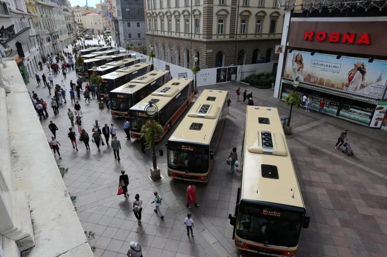 Na riječkom Korzu predstavljeno devet novih autobusa: Vrijede gotovo 20 milijuna kuna