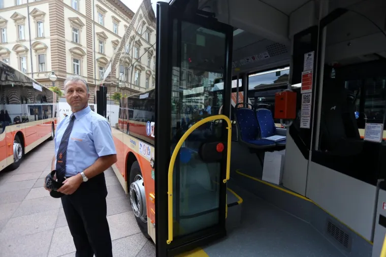 Na riječkom Korzu predstavljeno devet novih autobusa: Vrijede gotovo 20 milijuna kuna