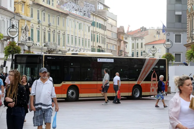 Na riječkom Korzu predstavljeno devet novih autobusa: Vrijede gotovo 20 milijuna kuna