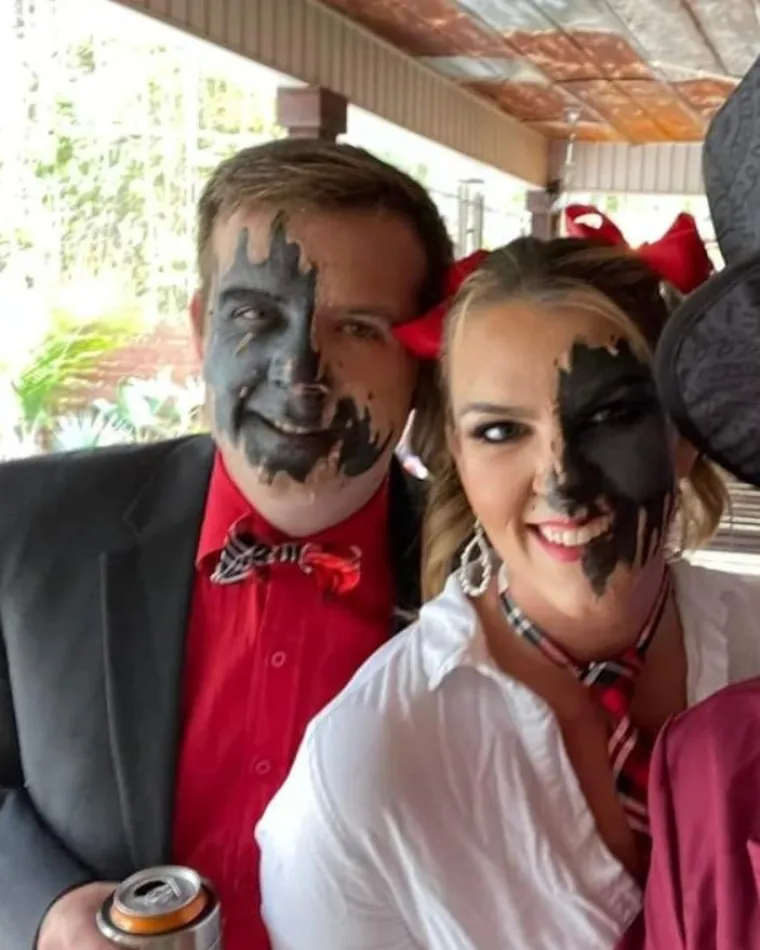 Russ i Ashley radije spavaju s drugim ljudima u istoj sobi, ali to nije striktno pravilo. I unatoč obiteljskim nesuglasicama, nimalo ne žale što su se pridružili swingerskoj zajednici.