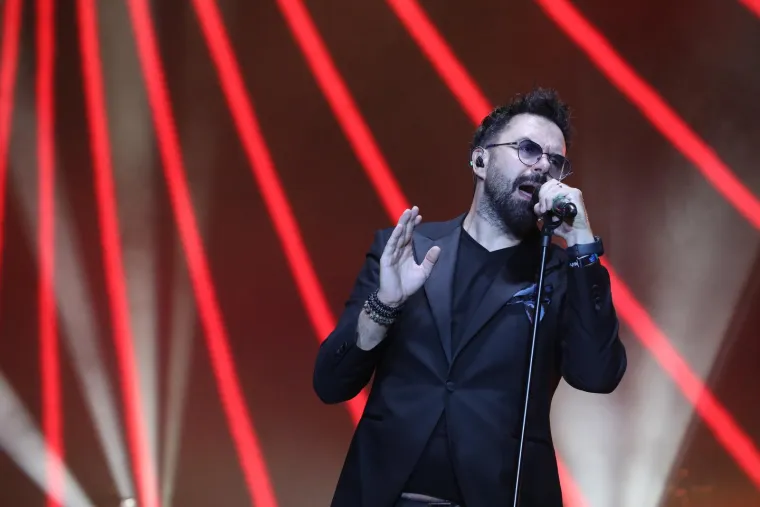 Atmosfera nije popuštala, ali zato jesu gumbi na košuljama: Prvaci hrvatske estrade raspametili Split