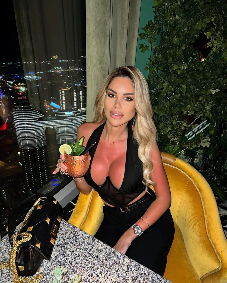 Iva Grgurić (32), hrvatska starleta i reality zvijezda, postala je prepoznatljivo ime na regionalnoj javnoj sceni prije pet godina, kada je osvojila srca gledatelja u kontroverznom srpskom reality showu Zadruga. Tada je odnijela pobjedu koja joj je otvorila vrata slavnog života, no njezin put do popularnosti bio je sve samo ne običan.