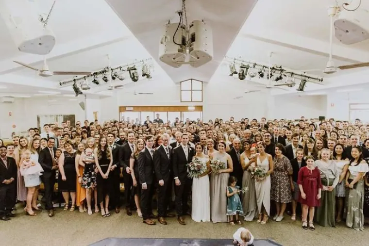 Fotografije visokih ljudi uz niske ljude koje prikazuju koliko je bizaran ljudski rod