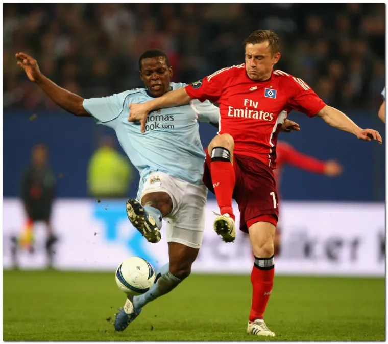 Od 2007. do 2009. igrao je za HSV u kojem je zbog dobrih igri ostvario transfer u Bayern Munchen
