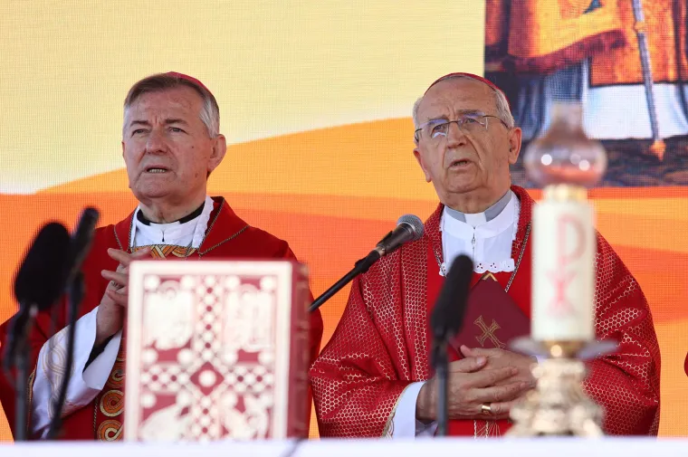 Splićani slave Dan grada! Na ulicama stari i mladi, domaći i strani! Za omastiti brk spremno 5.000 porcija janjetine i 'biži'