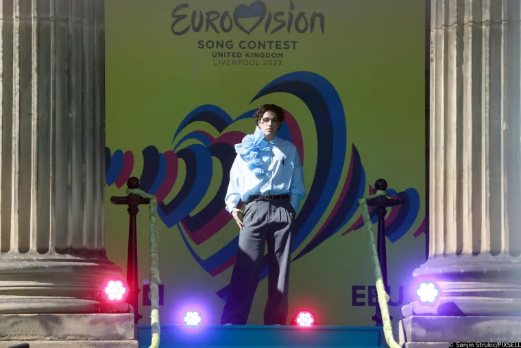 Svi su zanijemili kad se Let 3 pojavio na otvaranju Eurosonga: Takav outfit sigurno nitko nije očekivao