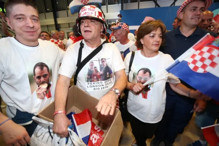 PLESOM SE ORILA PJESMA: Pogledajte kako je dočekan osvajač prve hrvatske medalje u Riju