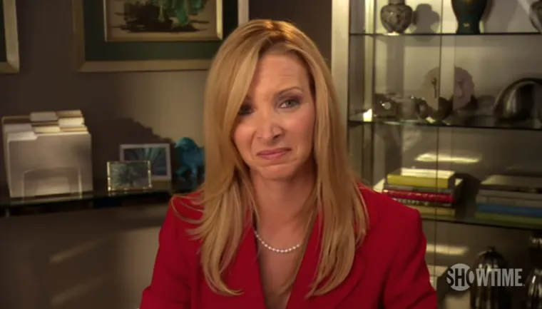 Želite li pogledati nešto drugačije, bacite oko na The Web Therapy, improviziranu humorističnu internetsku seriju u kojoj Lisa Kudrow glumi terapeutkinju Fionu Wallice, a razgovara s  poznatim gostima. Kudrow je i producentica serije. 