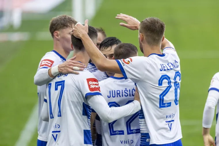 Kohorta 'počastila' Osijek bakljadom za prvu pobjedu u sezoni