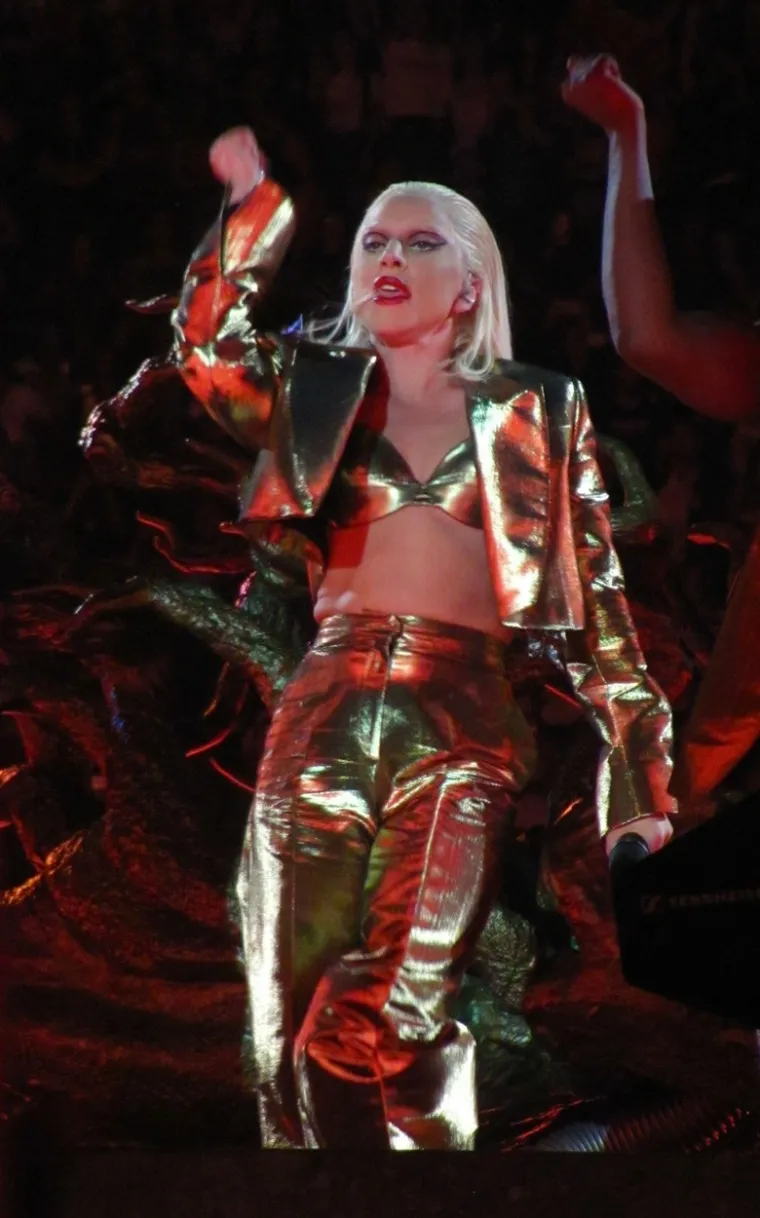 Lady Gaga raspametila London: Vratila se kao kraljica s eksplozivnom energijom i vatrenim, seksi kostimima