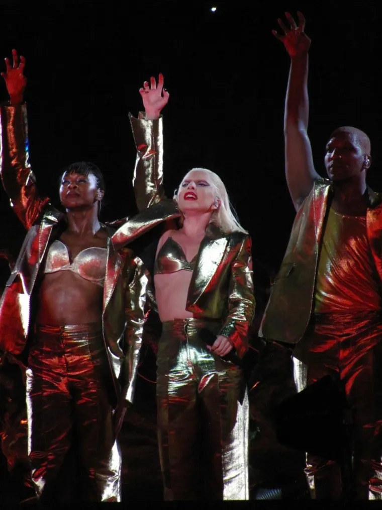 Lady Gaga raspametila London: Vratila se kao kraljica s eksplozivnom energijom i vatrenim, seksi kostimima