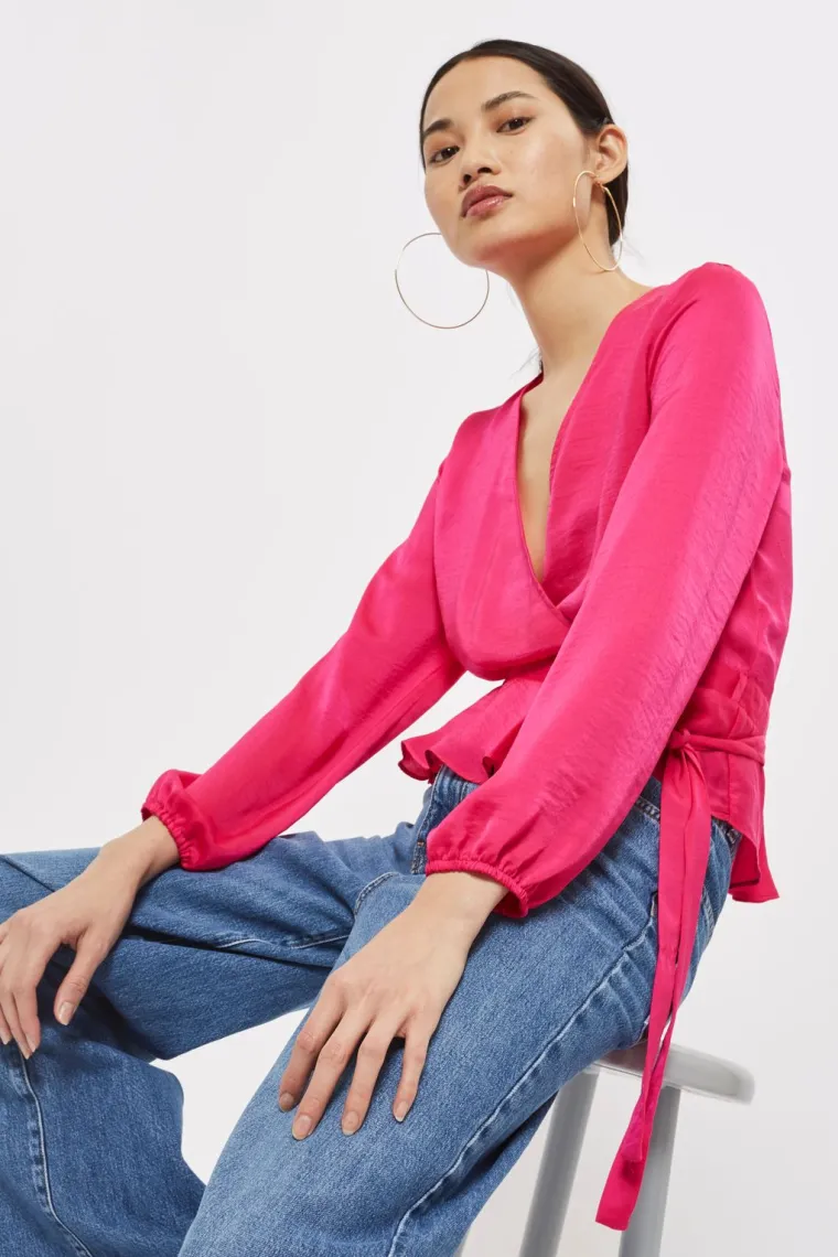 Satenska bluza na preklop s volanom, Topshop, 245,93 kune