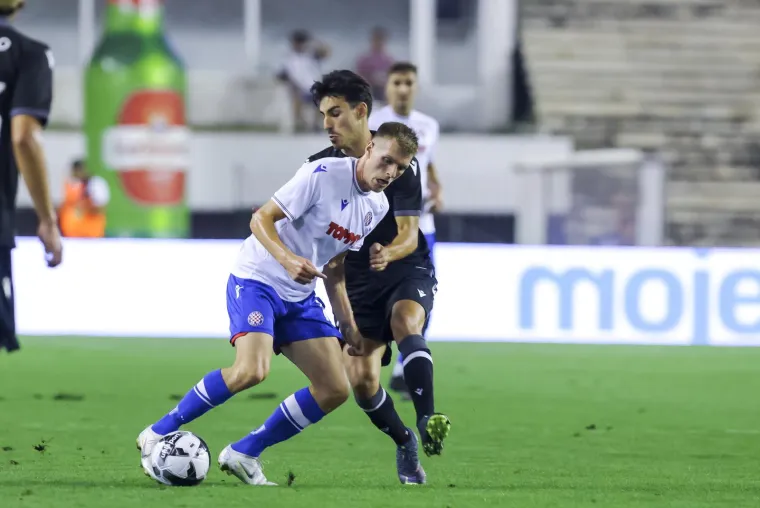 Pogledajte kako izgleda okršaj Hajduka i Vitorije na prepunom Poljudu, o onome što je Torcida napravila dugo će se pričati