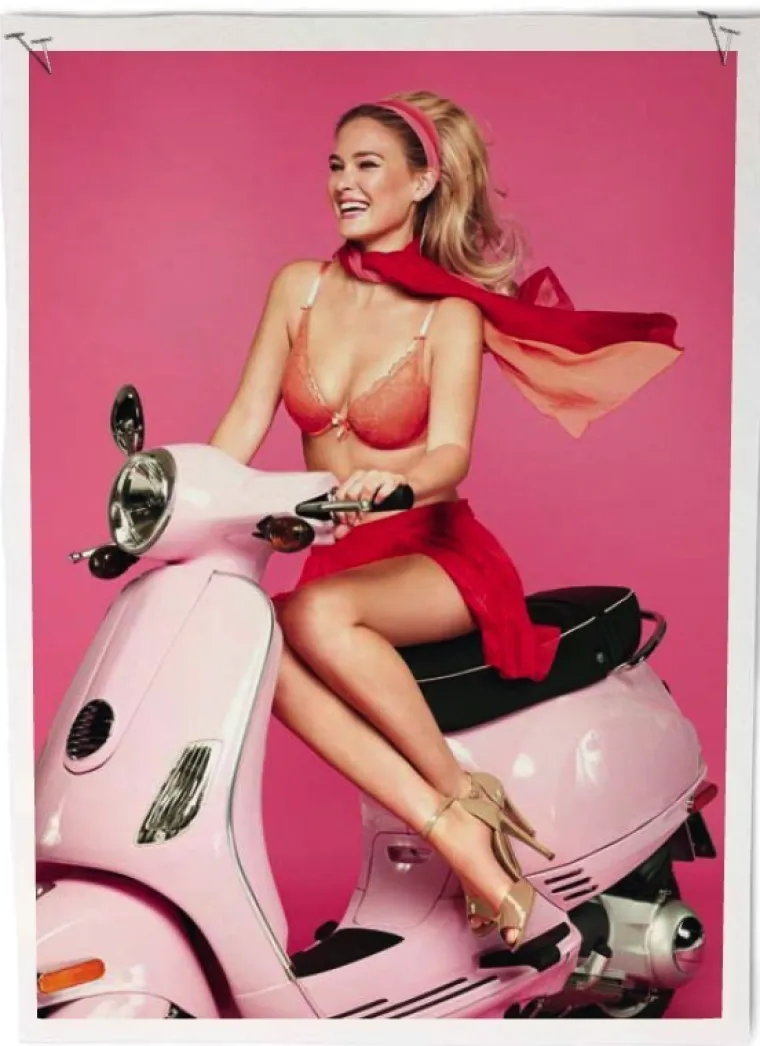 Zanosna Bar Refaeli u dvanaest varijanti