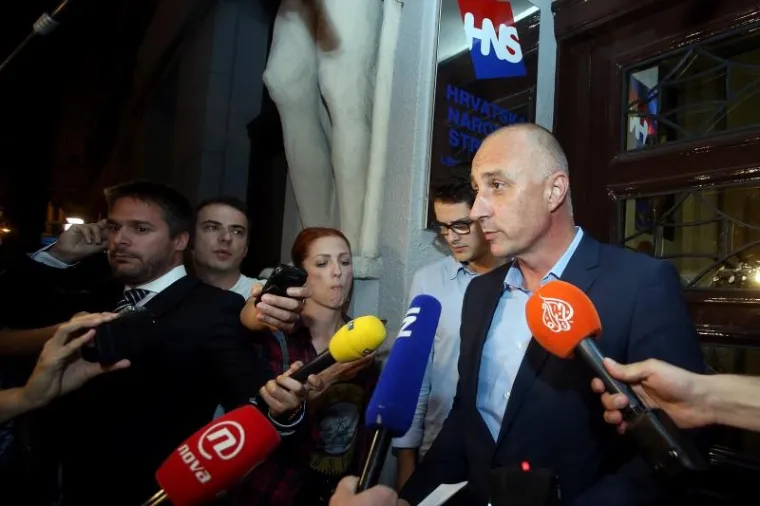 ZAVRŠILA SEDMOSATNA SJEDNICA PREDSJEDNIŠTVA HNS-a: Ivan Vrdoljak podnio ostavku, HNS neće u Vladu s HDZ-om