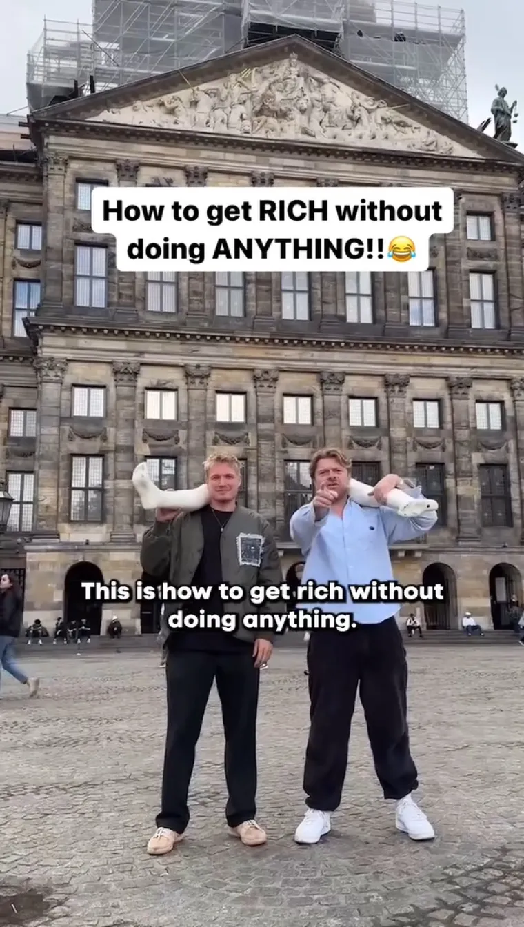 Tako kaže svima nam dobro poznata izreka, a za kojom su se neki dan poveli i amsterdamski zafrkanti naziva Greedy Guys (Pohlepni momci).