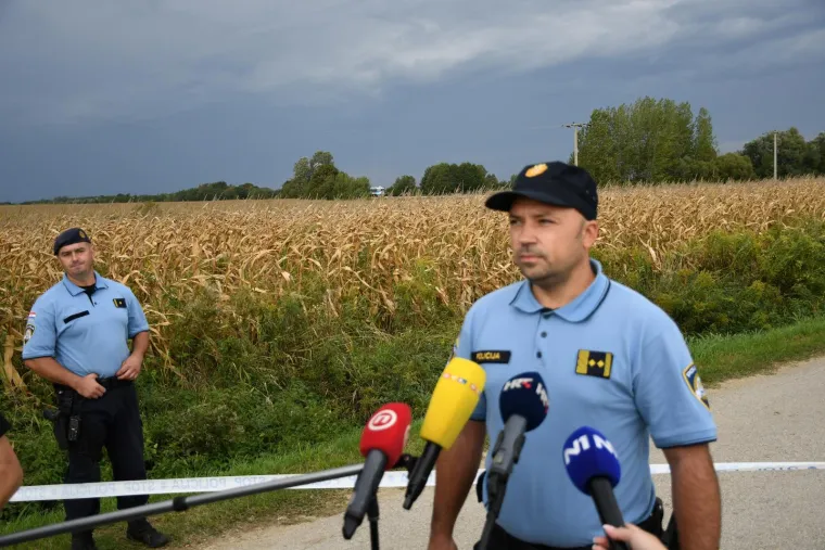 Slike s mjesta stravične nesreće: U naletu vlaka poginuli žena i dvoje male djece. Bili su na putu za bolnicu