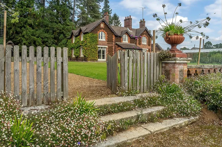 Garden House u Norfolku nije jedina nekretnina u vlasništvu kraljevske obitelji koja se iznajmljuje. 