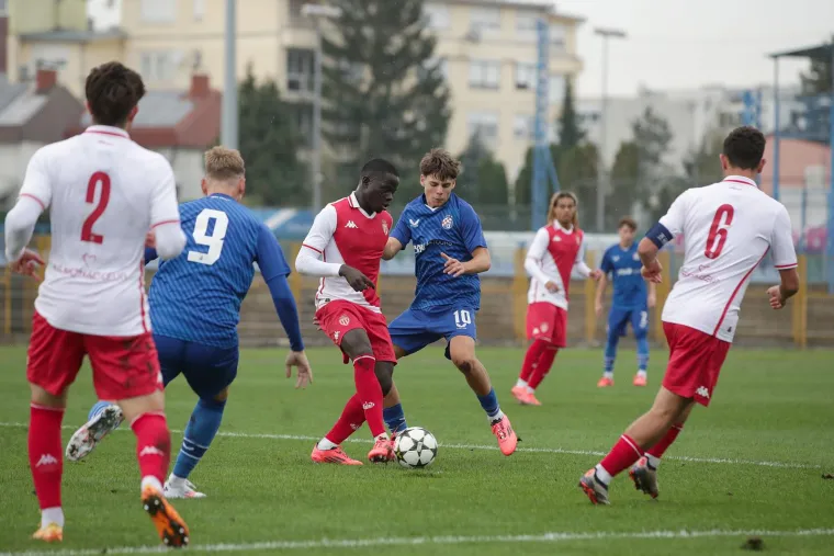 Dinamovi klinci razvaljuju: Srušili Monaco u Ligi prvaka, a na tribinama cijela svita legendi