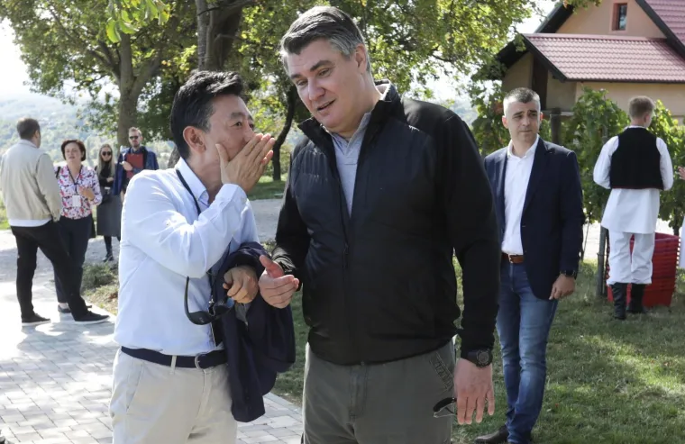 Veloposlanici se u berbi s Milanovićem natjecali tko će nam bolje 'prodati' avione: 'Zoran je pametan momak'
