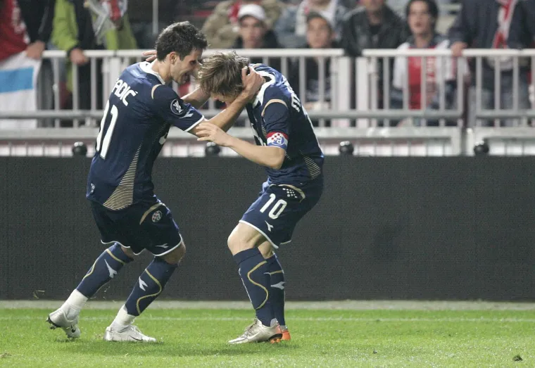 Dinamo je protiv giganta europskog nogometa, u njihovoj utvrdi, naplatio svoje ranije poraze, neke možda i nezaslužene, poraze u utakmicama u kojima se dostojno suprotstavljao suparnicima visoke europske klase kao, primjerice, protiv Werdera nedugo ranije u pretkolu Lige prvaka u istoj ovoj sezoni.