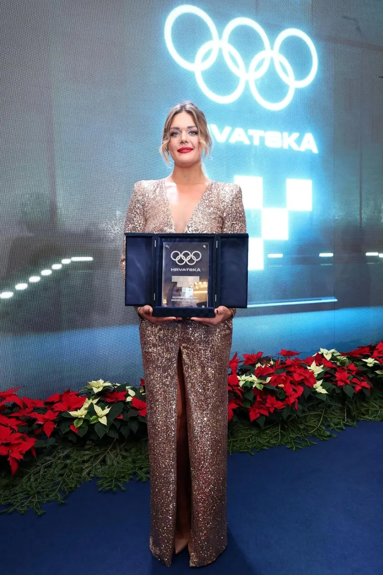 Uvijek je dotjerana i njegovana, a njezin izgled privlači pažnju gdje god se pojavi.