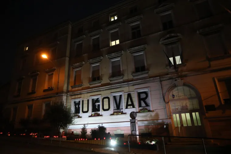Na ovakvom travnjaku u srijedu se igrala utakmica osmine finala Hrvatskog kupa
