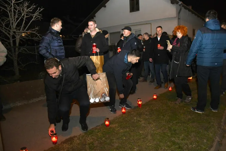 Na ovakvom travnjaku u srijedu se igrala utakmica osmine finala Hrvatskog kupa